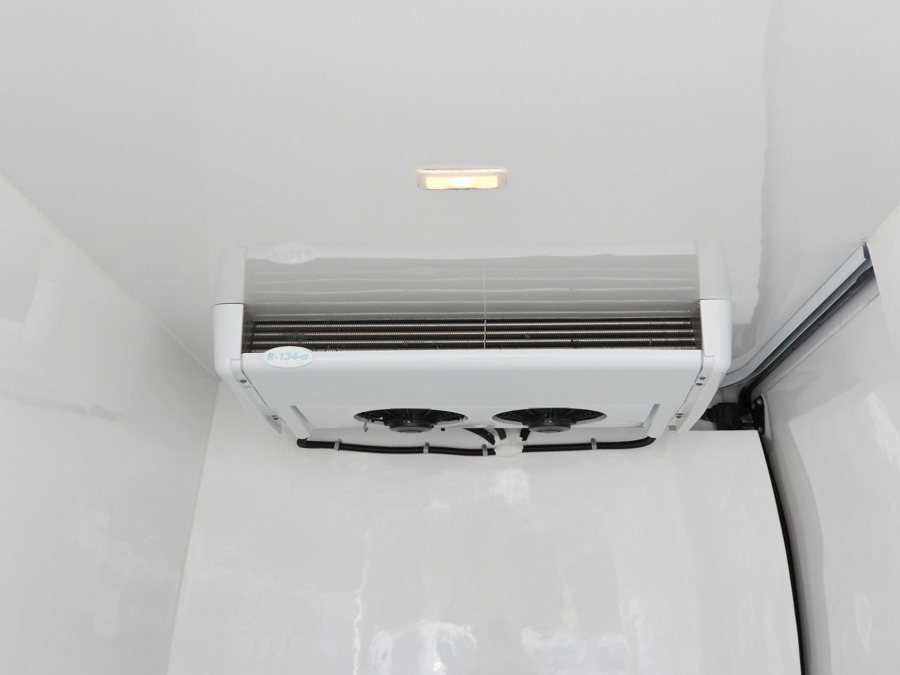 Xe van đông lạnh RENAULT MASTER REFRIGERATOR VAN 0*C CRUISE CONTROL LED LIGHTS AIR CONDITIONING 135HP: hình 25 Xe van đông lạnh RENAULT MASTER REFRIGERATOR VAN 0*C CRUISE CONTROL LED LIGHTS AIR CONDITIONING 135HP: hình 25