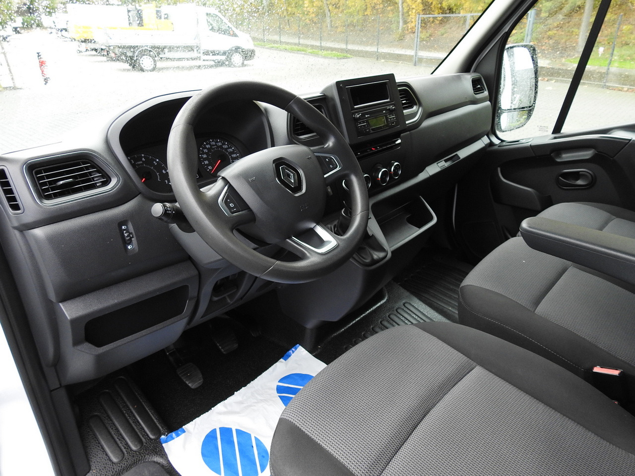 RENAULT MASTER STAKE BODY CRUISE CONTROL AIR CONDITIONING LED LIGHTS TWIN WHEELS 130HP - Xe tải nhỏ phẳng: hình 2 RENAULT MASTER STAKE BODY CRUISE CONTROL AIR CONDITIONING LED LIGHTS TWIN WHEELS 130HP - Xe tải nhỏ phẳng: hình 2