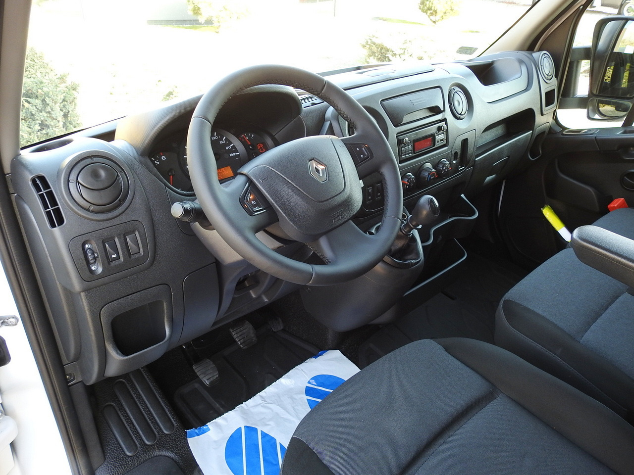 RENAULT MASTER TARPAULIN 10 PALLETS CRUISE CONTROL AIR CONDITIONING PNEUMATICS  170HP - Xe van thùng mui bạt: hình 2 RENAULT MASTER TARPAULIN 10 PALLETS CRUISE CONTROL AIR CONDITIONING PNEUMATICS  170HP - Xe van thùng mui bạt: hình 2