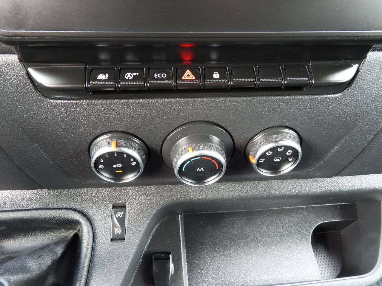 Xe van thùng mui bạt RENAULT MASTER TARPAULIN 10 PALLETS CRUISE CONTROL NAVIGATION LED LIGHTS PNEUMATICS AIR CONDITIONING 165HP: hình 39 Xe van thùng mui bạt RENAULT MASTER TARPAULIN 10 PALLETS CRUISE CONTROL NAVIGATION LED LIGHTS PNEUMATICS AIR CONDITIONING 165HP: hình 39