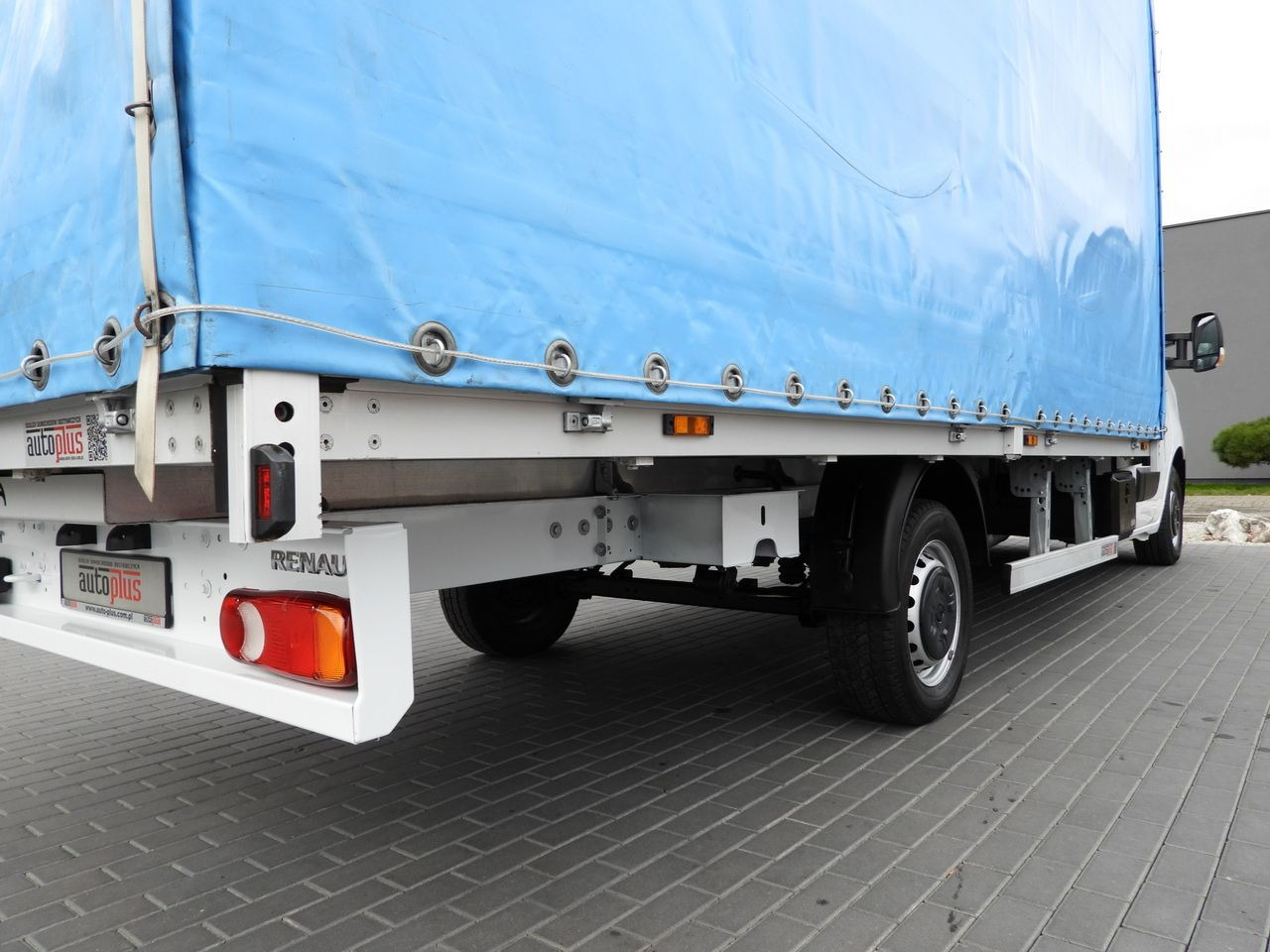 Xe van thùng mui bạt RENAULT MASTER TARPAULIN 10 PALLETS CRUISE CONTROL NAVIGATION LED LIGHTS PNEUMATICS AIR CONDITIONING 165HP: hình 17 Xe van thùng mui bạt RENAULT MASTER TARPAULIN 10 PALLETS CRUISE CONTROL NAVIGATION LED LIGHTS PNEUMATICS AIR CONDITIONING 165HP: hình 17