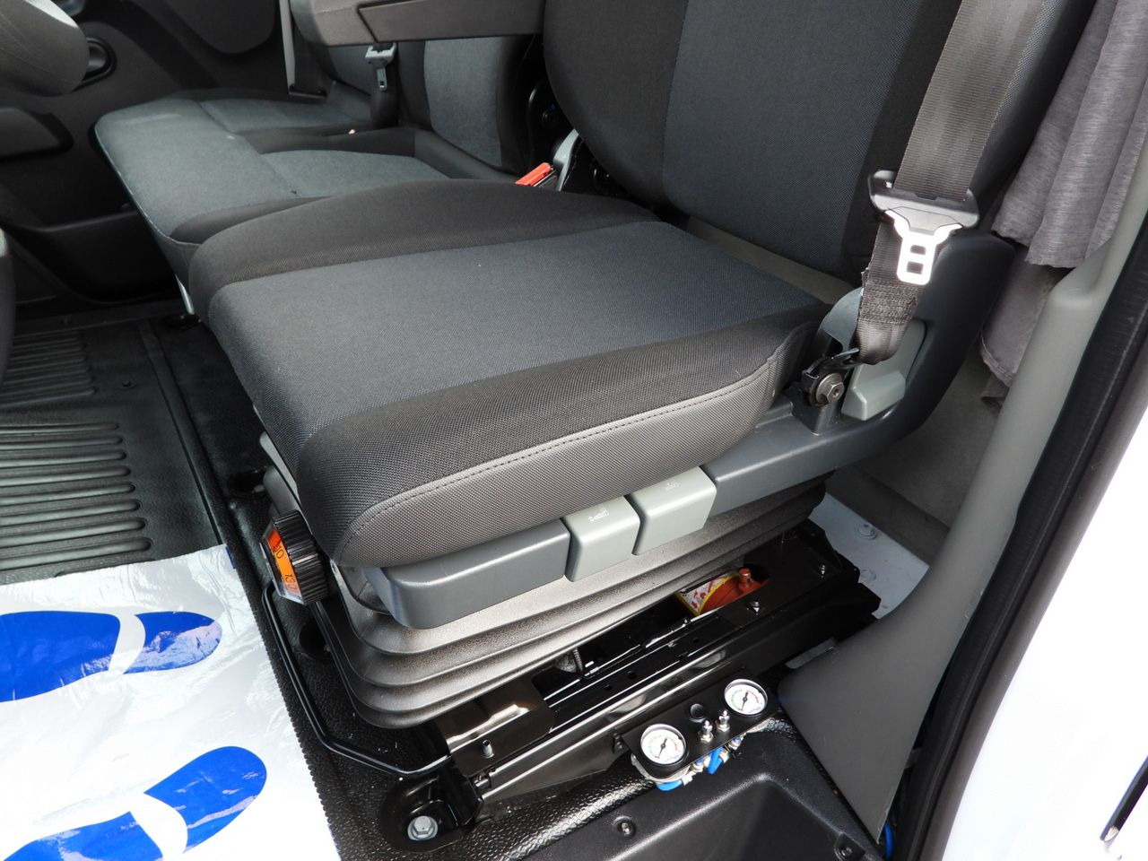 Xe van thùng mui bạt RENAULT MASTER TARPAULIN 10 PALLETS CRUISE CONTROL NAVIGATION LED LIGHTS PNEUMATICS AIR CONDITIONING 165HP: hình 31 Xe van thùng mui bạt RENAULT MASTER TARPAULIN 10 PALLETS CRUISE CONTROL NAVIGATION LED LIGHTS PNEUMATICS AIR CONDITIONING 165HP: hình 31