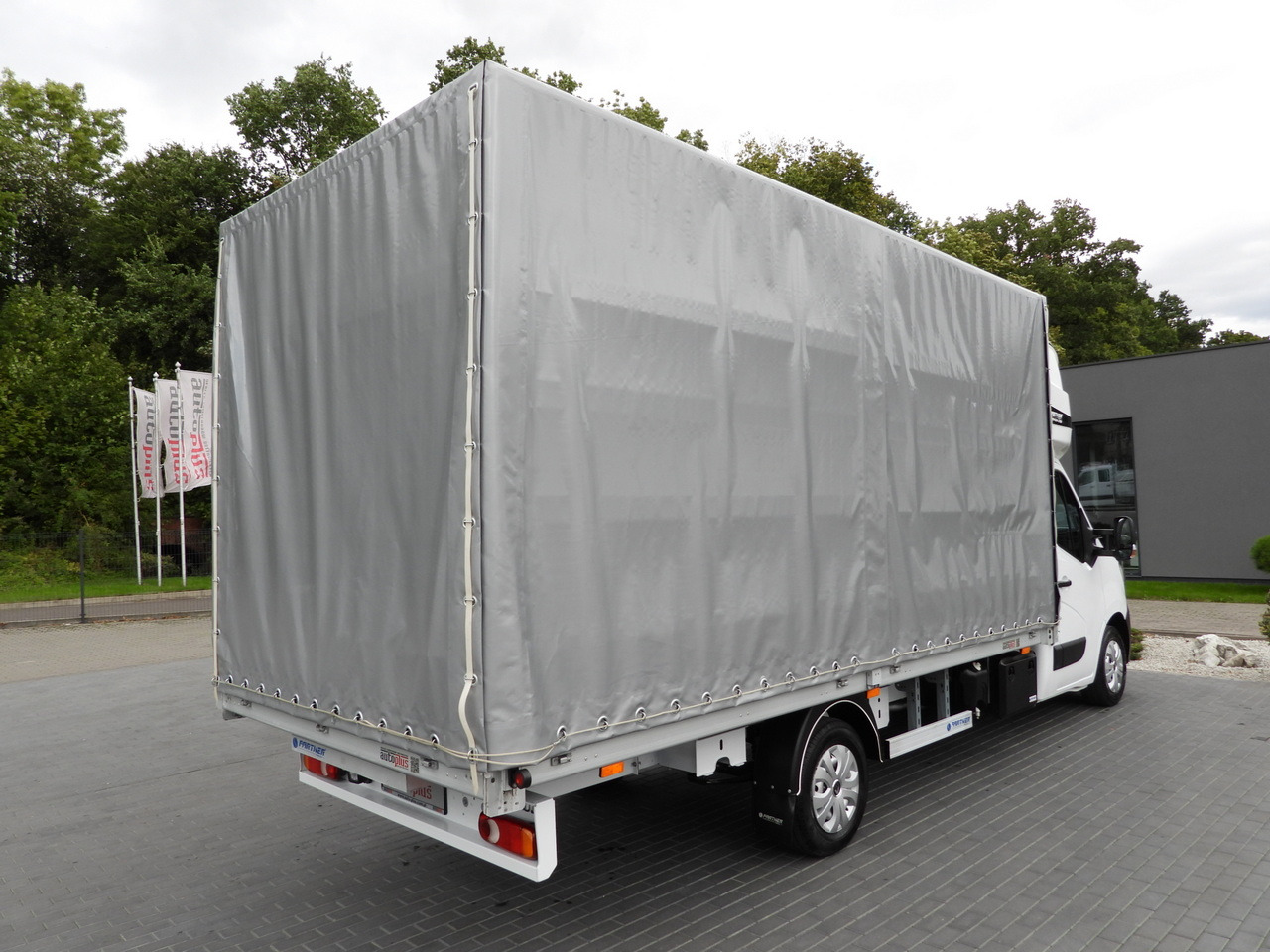 RENAULT MASTER TARPAULIN 10 PALLETS WEBASTO CRUISE CONTROL LED LIGHTS PNEUMATICS AIR CONDITIONING 165HP - Xe van thùng mui bạt: hình 3 RENAULT MASTER TARPAULIN 10 PALLETS WEBASTO CRUISE CONTROL LED LIGHTS PNEUMATICS AIR CONDITIONING 165HP - Xe van thùng mui bạt: hình 3