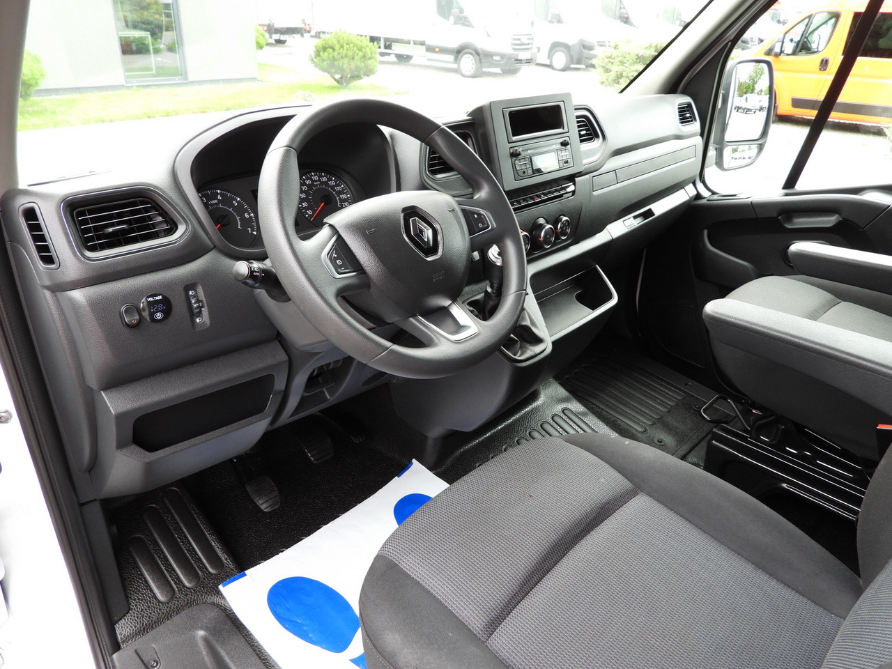 RENAULT MASTER TARPAULIN 10 PALLETS WEBASTO CRUISE CONTROL LED LIGHTS PNEUMATICS AIR CONDITIONING 165HP - Xe van thùng mui bạt: hình 2 RENAULT MASTER TARPAULIN 10 PALLETS WEBASTO CRUISE CONTROL LED LIGHTS PNEUMATICS AIR CONDITIONING 165HP - Xe van thùng mui bạt: hình 2