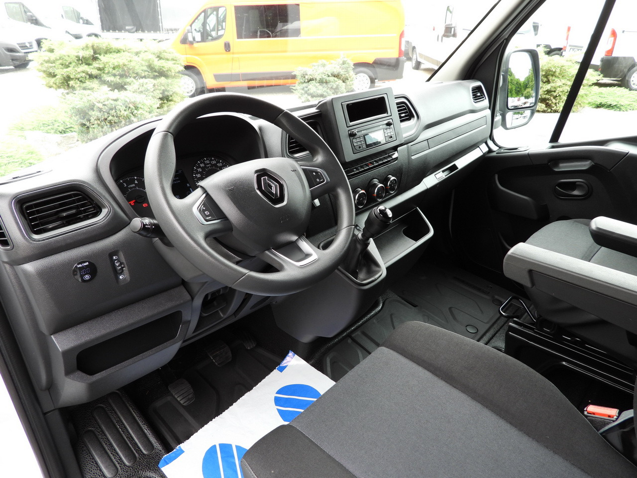 RENAULT MASTER TARPAULIN 10 PALLETS WEBASTO CRUISE CONTROL LED LIGHTS PNEUMATICS AIR CONDITIONING 165HP - Xe van thùng mui bạt: hình 2 RENAULT MASTER TARPAULIN 10 PALLETS WEBASTO CRUISE CONTROL LED LIGHTS PNEUMATICS AIR CONDITIONING 165HP - Xe van thùng mui bạt: hình 2