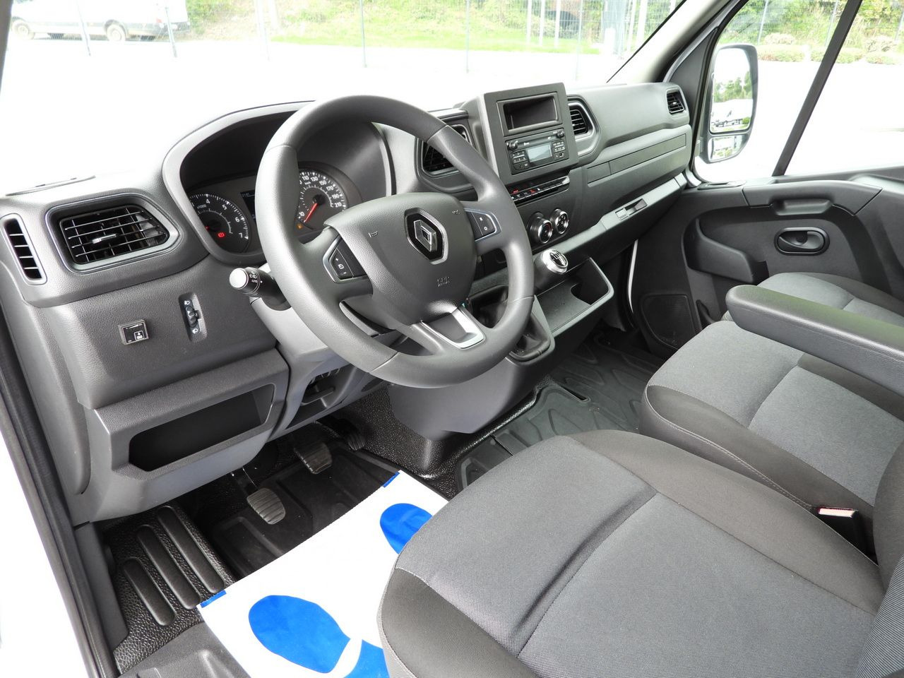 RENAULT MASTER TARPAULIN LIFT 9 PALLETS WEBASTO CRUISE CONTROL LED LIGHTS PNEUMATICS AIR CONDITIONING 165HP - Xe van thùng mui bạt: hình 2 RENAULT MASTER TARPAULIN LIFT 9 PALLETS WEBASTO CRUISE CONTROL LED LIGHTS PNEUMATICS AIR CONDITIONING 165HP - Xe van thùng mui bạt: hình 2