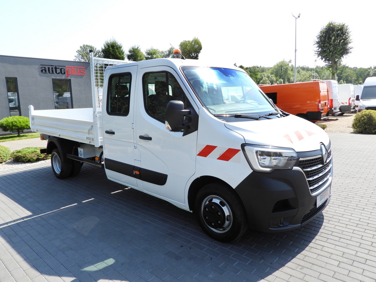 RENAULT MASTER TIPPER DOUBLE CABIN DOKA 6 SEATS CRUISE CONTROL LED LIGHTS TWIN WHEELS AIR CONDITIONING 130HP - Xe ben nhỏ: hình 4 RENAULT MASTER TIPPER DOUBLE CABIN DOKA 6 SEATS CRUISE CONTROL LED LIGHTS TWIN WHEELS AIR CONDITIONING 130HP - Xe ben nhỏ: hình 4