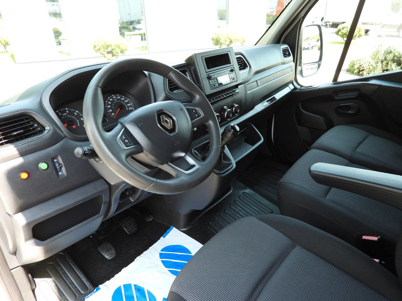 Renault MASTER KOFFER AUFZUG 8 PALETTEN TEMPOMAT LED - Xe tải nhỏ thùng kín: hình 2 Renault MASTER KOFFER AUFZUG 8 PALETTEN TEMPOMAT LED - Xe tải nhỏ thùng kín: hình 2