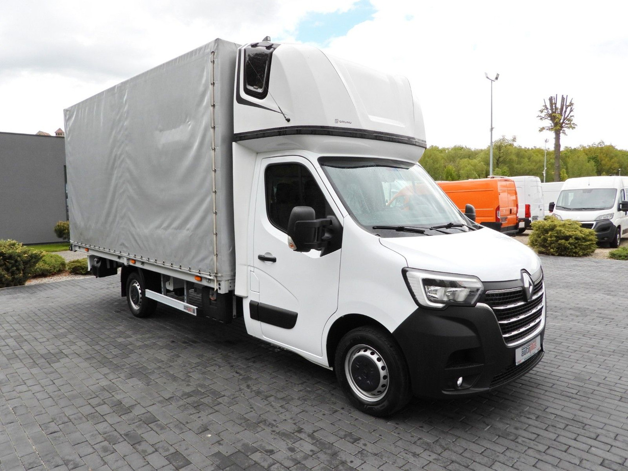 Renault MASTER PRITSCHE PLANE 10 PALETTEN WEBASTO A/C - Xe van thùng mui bạt: hình 4 Renault MASTER PRITSCHE PLANE 10 PALETTEN WEBASTO A/C - Xe van thùng mui bạt: hình 4