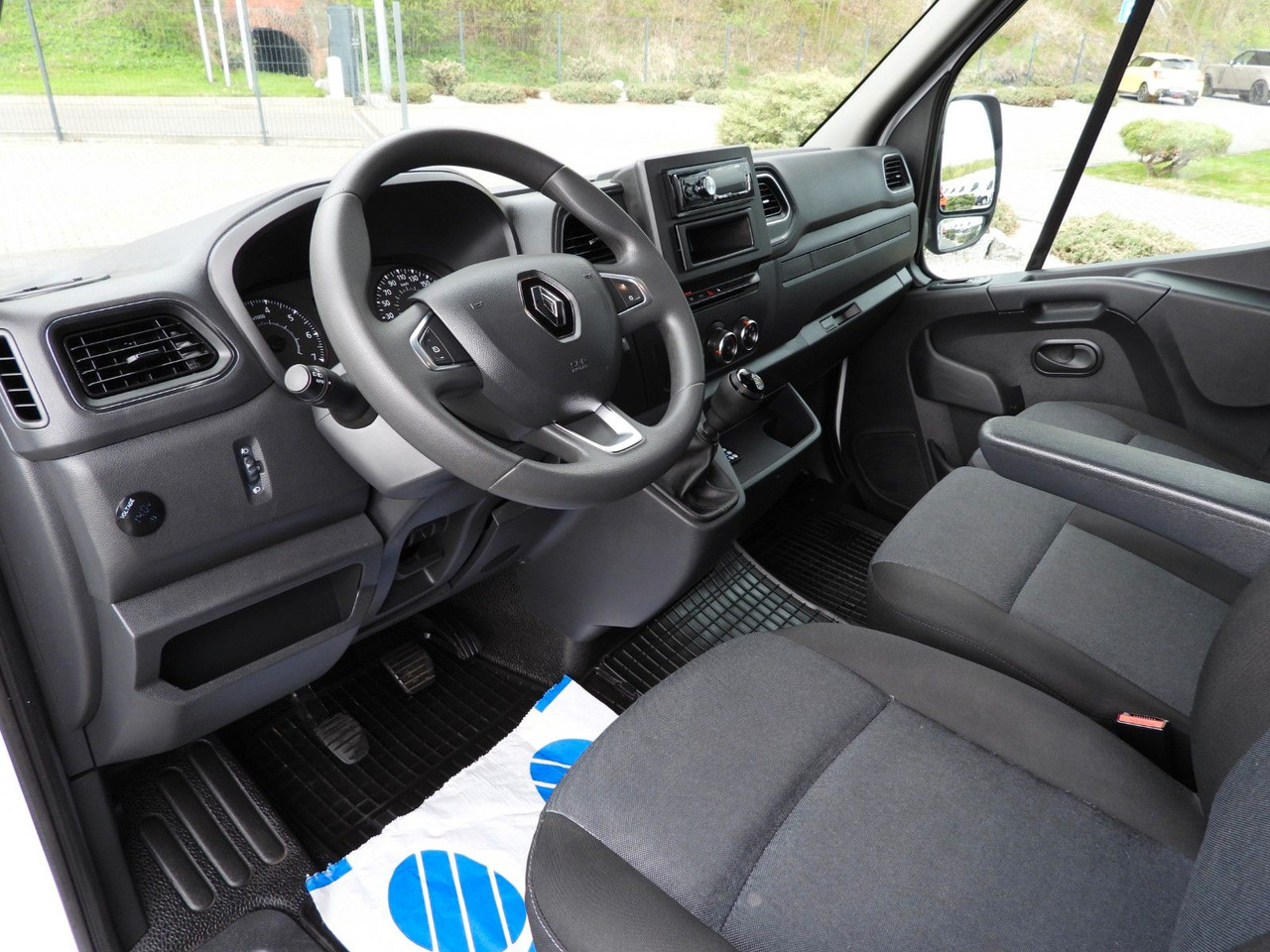 Renault MASTER PRITSCHE PLANE 10 PALETTEN WEBASTO A/C - Xe van thùng mui bạt: hình 2 Renault MASTER PRITSCHE PLANE 10 PALETTEN WEBASTO A/C - Xe van thùng mui bạt: hình 2