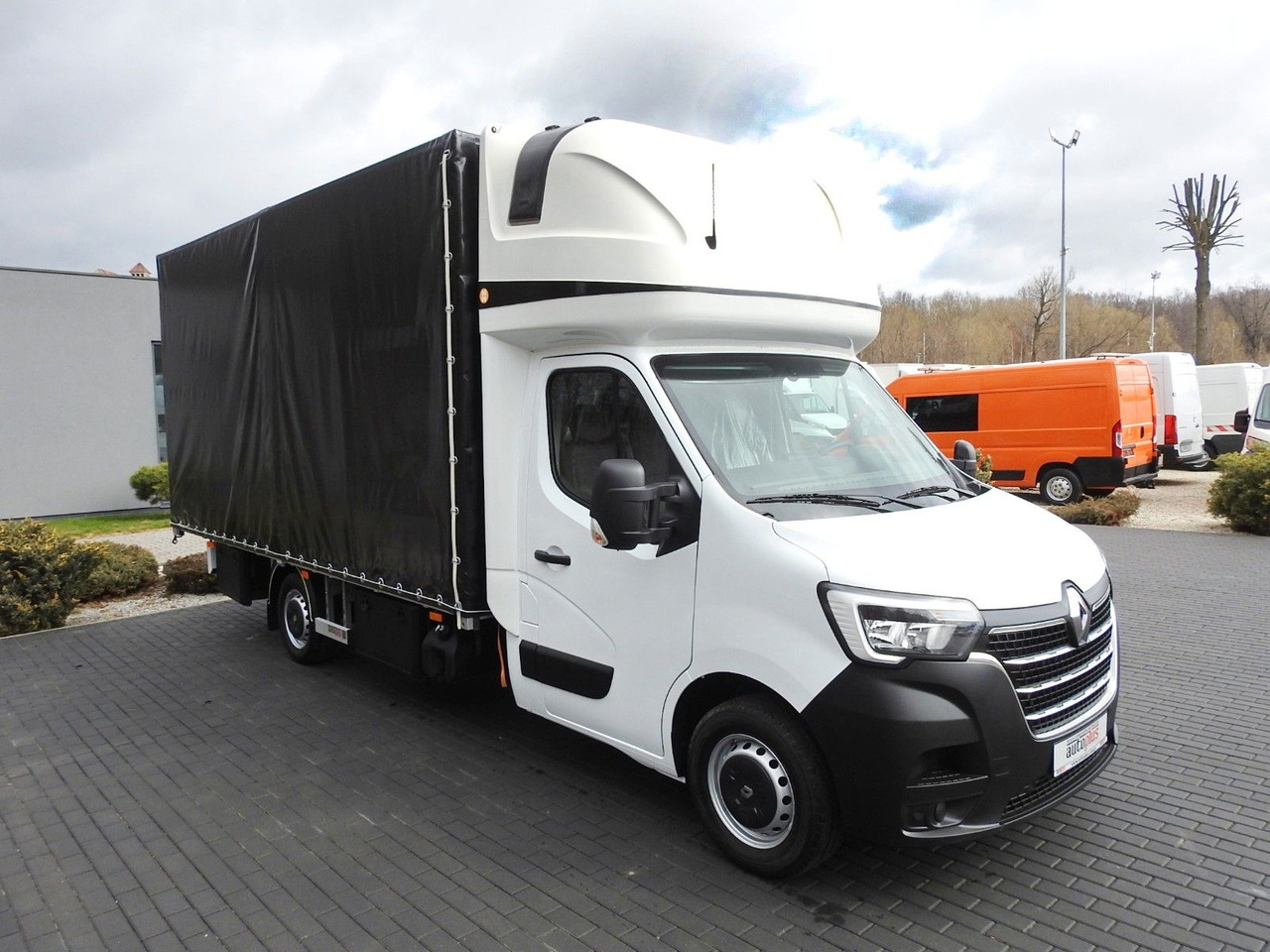 Renault MASTER PRITSCHE PLANE 10 PALETTEN WEBASTO A/C - Xe van thùng mui bạt: hình 4 Renault MASTER PRITSCHE PLANE 10 PALETTEN WEBASTO A/C - Xe van thùng mui bạt: hình 4