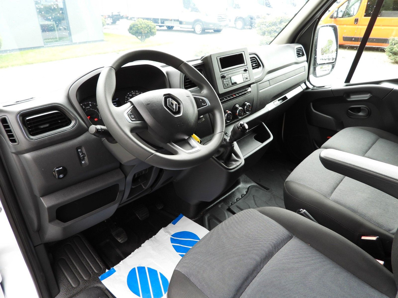 Renault MASTER PRITSCHE PLANE 10 PALETTEN WEBASTO A/C - Xe van thùng mui bạt: hình 2 Renault MASTER PRITSCHE PLANE 10 PALETTEN WEBASTO A/C - Xe van thùng mui bạt: hình 2