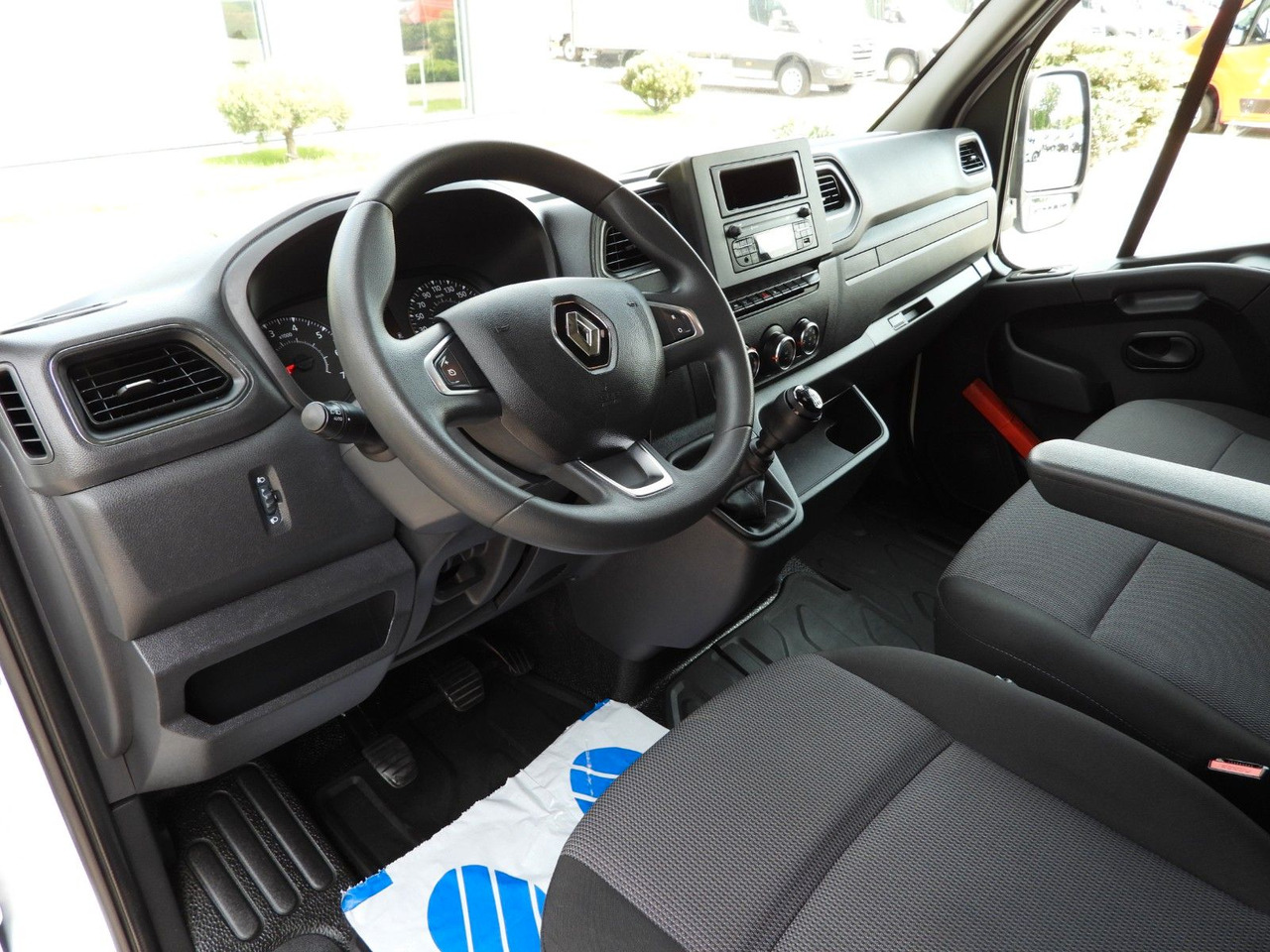 Renault MASTER PRITSCHE PLANE 12 PALETTEN WEBASTO A/C - Xe van thùng mui bạt: hình 2 Renault MASTER PRITSCHE PLANE 12 PALETTEN WEBASTO A/C - Xe van thùng mui bạt: hình 2