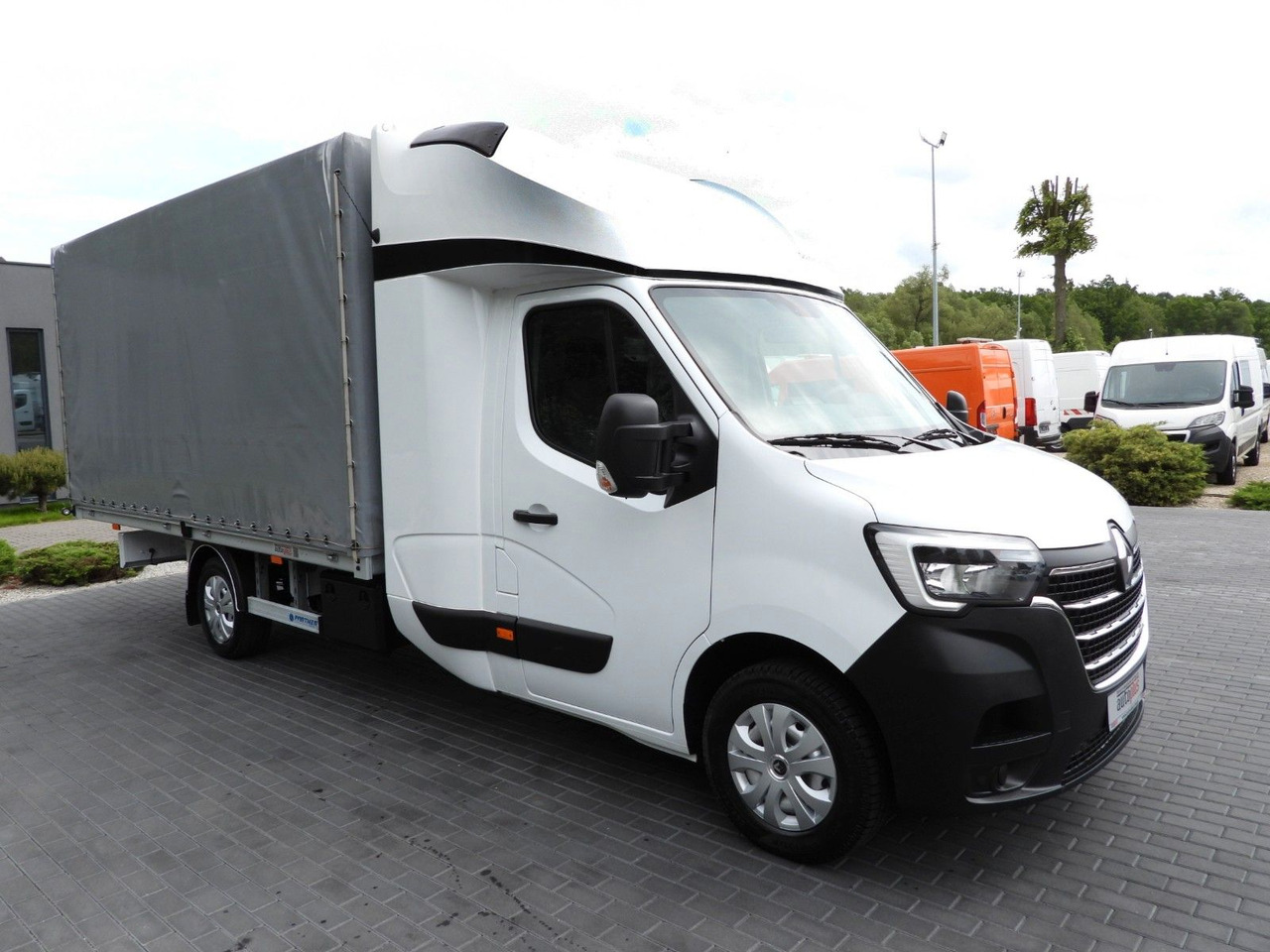 Renault MASTER PRITSCHE PLANE 8 PALETTEN WEBASTO A/C - Xe van thùng mui bạt, Xe tải van: hình 4 Renault MASTER PRITSCHE PLANE 8 PALETTEN WEBASTO A/C - Xe van thùng mui bạt, Xe tải van: hình 4