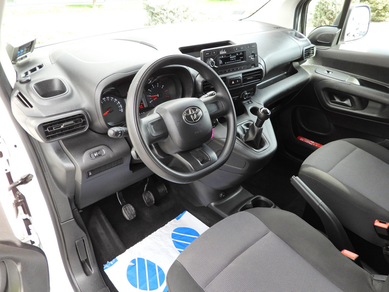 TOYOTA PROACE CITY REFRIGERATOR VAN -15*C POWER SUPPLY 230V CRUISE CONTROL AIR CONDITIONING 100HP - Xe van đông lạnh: hình 2 TOYOTA PROACE CITY REFRIGERATOR VAN -15*C POWER SUPPLY 230V CRUISE CONTROL AIR CONDITIONING 100HP - Xe van đông lạnh: hình 2