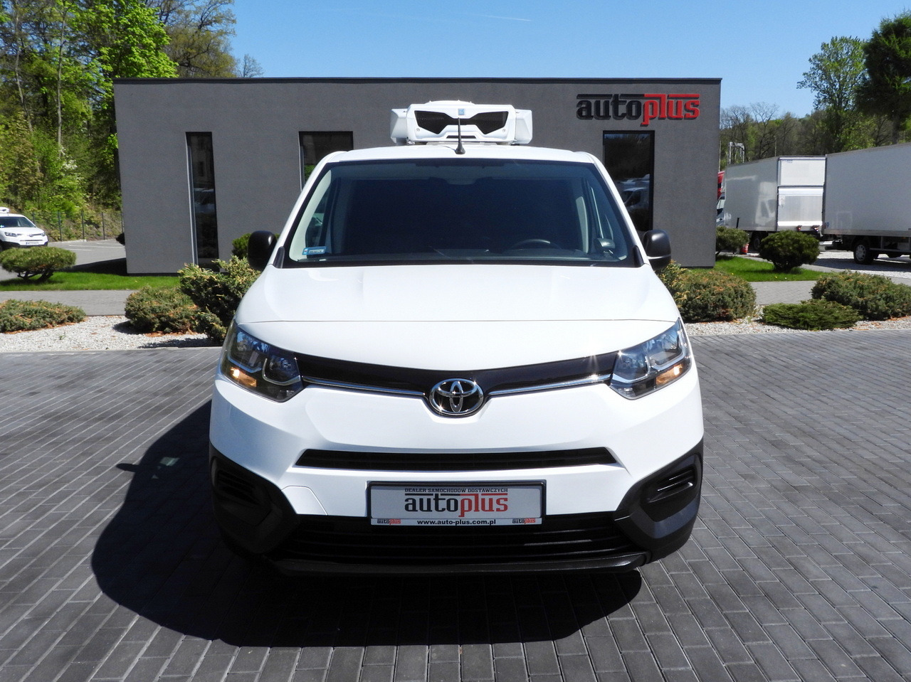 TOYOTA PROACE CITY REFRIGERATOR VAN -15*C POWER SUPPLY 230V CRUISE CONTROL AIR CONDITIONING 100HP - Xe van đông lạnh: hình 5 TOYOTA PROACE CITY REFRIGERATOR VAN -15*C POWER SUPPLY 230V CRUISE CONTROL AIR CONDITIONING 100HP - Xe van đông lạnh: hình 5