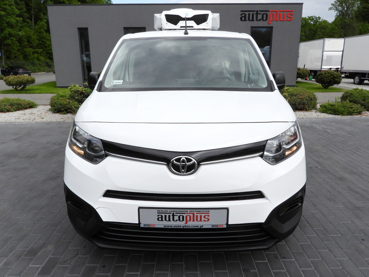 TOYOTA PROACE CITY REFRIGERATOR VAN -15*C POWER SUPPLY 230V CRUISE CONTROL AIR CONDITIONING 100HP - Xe van đông lạnh: hình 5 TOYOTA PROACE CITY REFRIGERATOR VAN -15*C POWER SUPPLY 230V CRUISE CONTROL AIR CONDITIONING 100HP - Xe van đông lạnh: hình 5