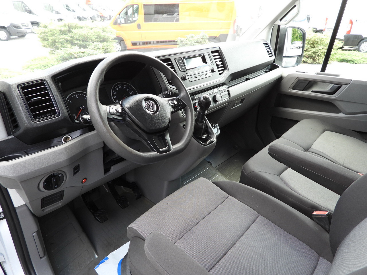 VOLKSWAGEN CRAFTER TARPAULIN 10 PALLETS WEBASTO CRUISE CONTROL AIR CONDITIONING 180HP - Xe van thùng mui bạt: hình 2 VOLKSWAGEN CRAFTER TARPAULIN 10 PALLETS WEBASTO CRUISE CONTROL AIR CONDITIONING 180HP - Xe van thùng mui bạt: hình 2