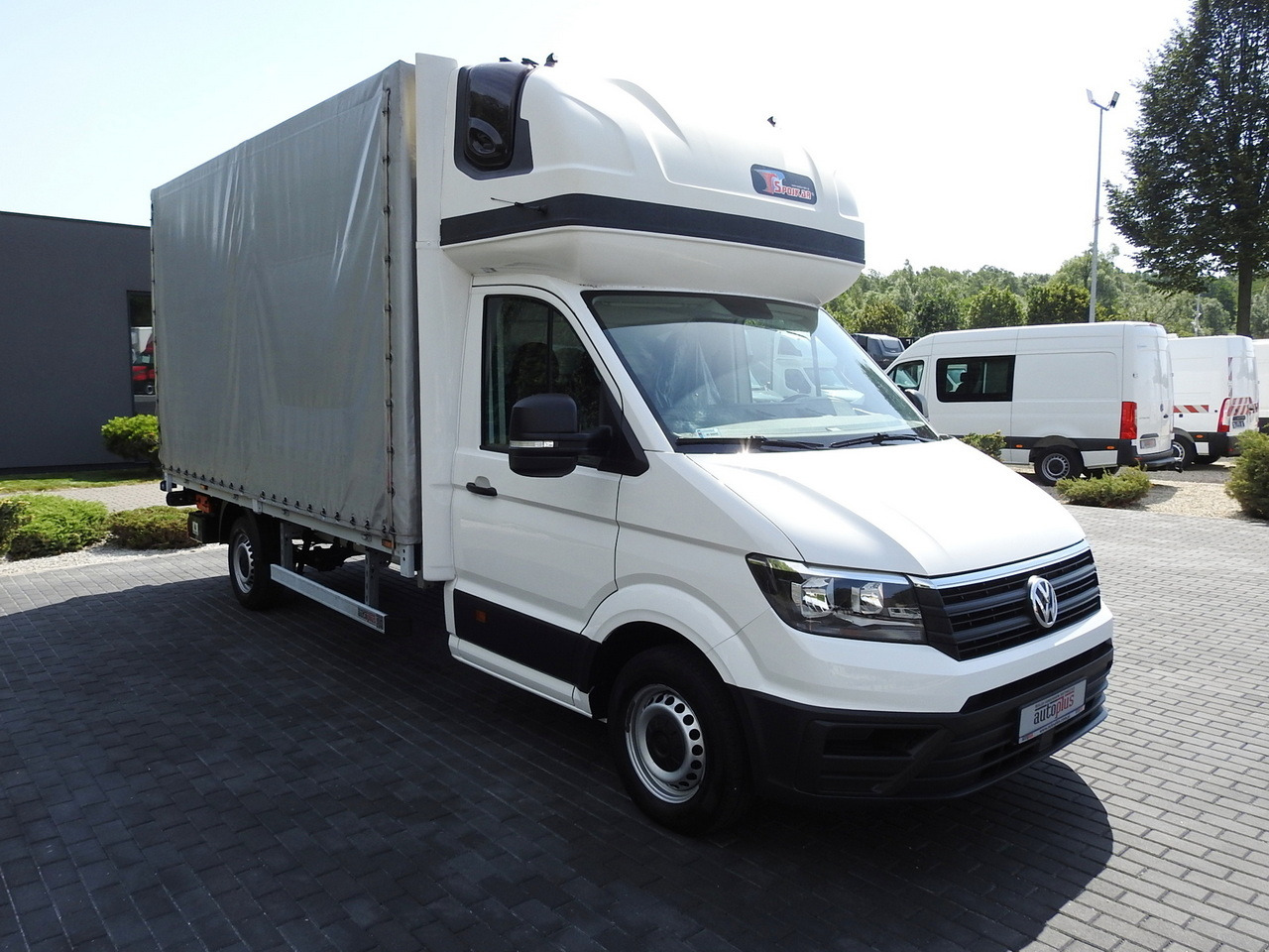 VOLKSWAGEN CRAFTER TARPAULIN LIFT 8 PALLETS WEBASTO CRUISE CONTROL 180HP - Xe van thùng mui bạt: hình 4 VOLKSWAGEN CRAFTER TARPAULIN LIFT 8 PALLETS WEBASTO CRUISE CONTROL 180HP - Xe van thùng mui bạt: hình 4