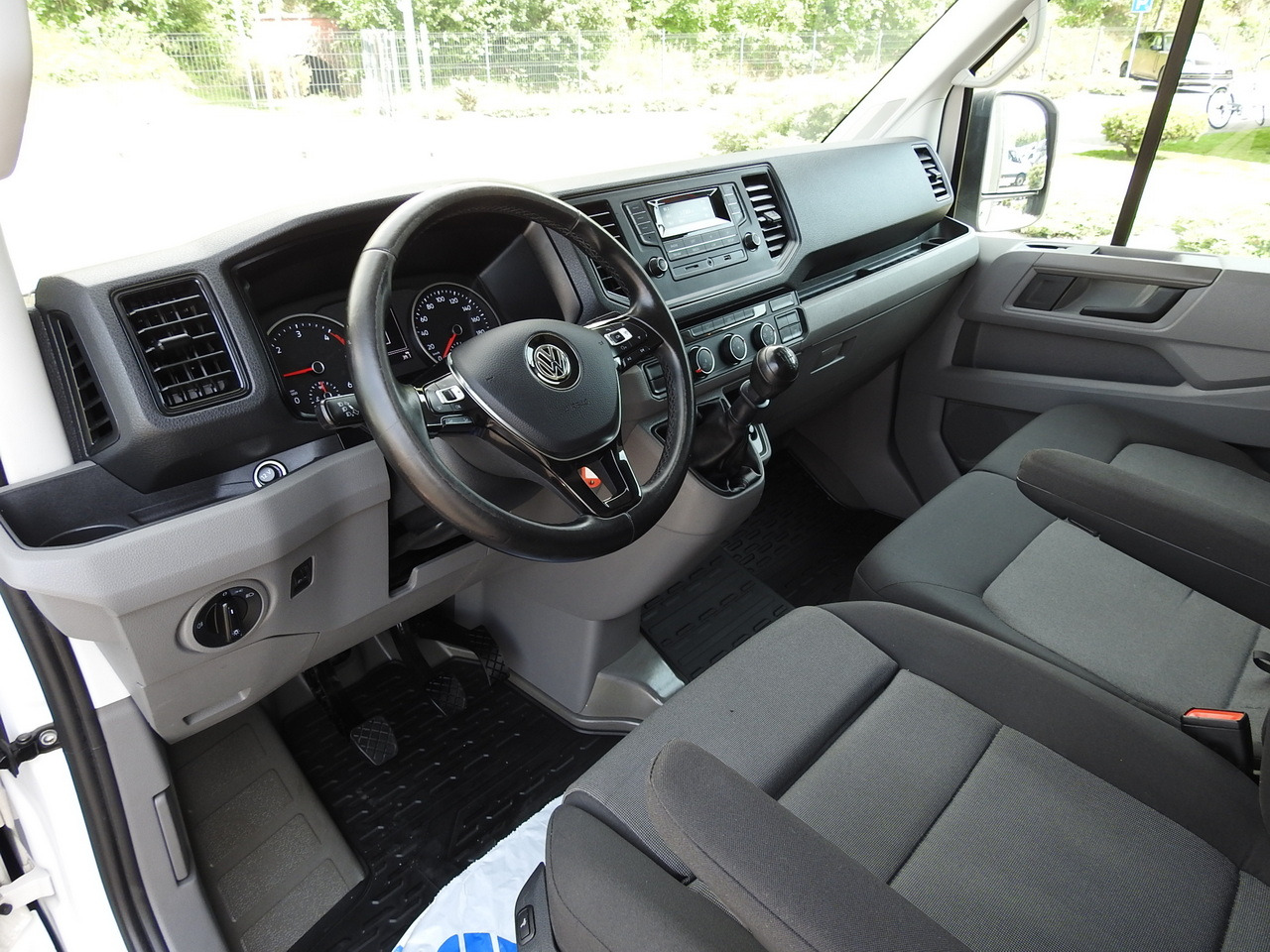 VOLKSWAGEN CRAFTER TARPAULIN LIFT 8 PALLETS WEBASTO CRUISE CONTROL 180HP - Xe van thùng mui bạt: hình 2 VOLKSWAGEN CRAFTER TARPAULIN LIFT 8 PALLETS WEBASTO CRUISE CONTROL 180HP - Xe van thùng mui bạt: hình 2