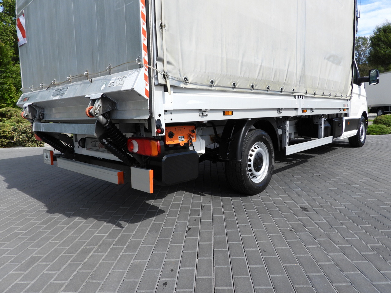 Xe van thùng mui bạt VOLKSWAGEN CRAFTER TARPAULIN LIFT 8 PALLETS WEBASTO CRUISE CONTROL LED LIGHTS AIR CONDITIONING  180HP: hình 27 Xe van thùng mui bạt VOLKSWAGEN CRAFTER TARPAULIN LIFT 8 PALLETS WEBASTO CRUISE CONTROL LED LIGHTS AIR CONDITIONING  180HP: hình 27