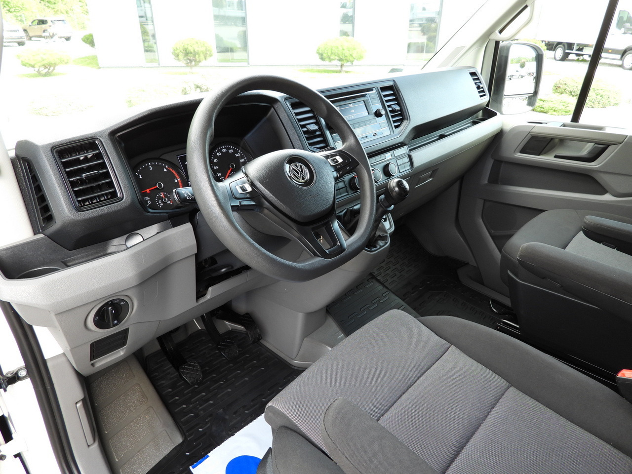 VOLKSWAGEN CRAFTER TARPAULIN LIFT 8 PALLETS WEBASTO CRUISE CONTROL LED LIGHTS AIR CONDITIONING 180HP - Xe van thùng mui bạt: hình 2 VOLKSWAGEN CRAFTER TARPAULIN LIFT 8 PALLETS WEBASTO CRUISE CONTROL LED LIGHTS AIR CONDITIONING 180HP - Xe van thùng mui bạt: hình 2