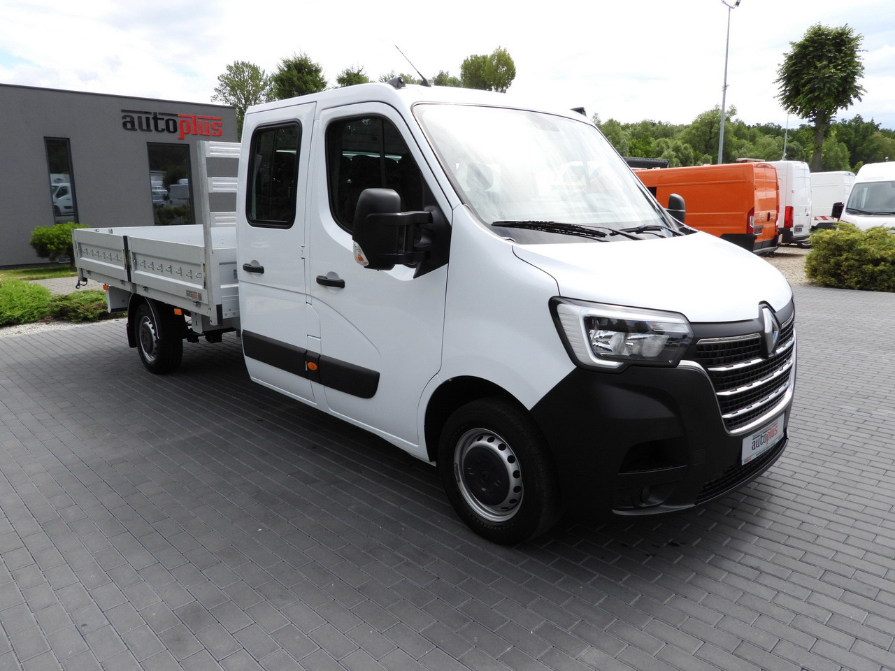 RENAULT MASTER STAKE BODY DOUBLE CABIN DOKA 7 SEATS LED LIGHTS AIR CONDITIONING 145HP - Xe tải nhỏ: hình 4 RENAULT MASTER STAKE BODY DOUBLE CABIN DOKA 7 SEATS LED LIGHTS AIR CONDITIONING 145HP - Xe tải nhỏ: hình 4