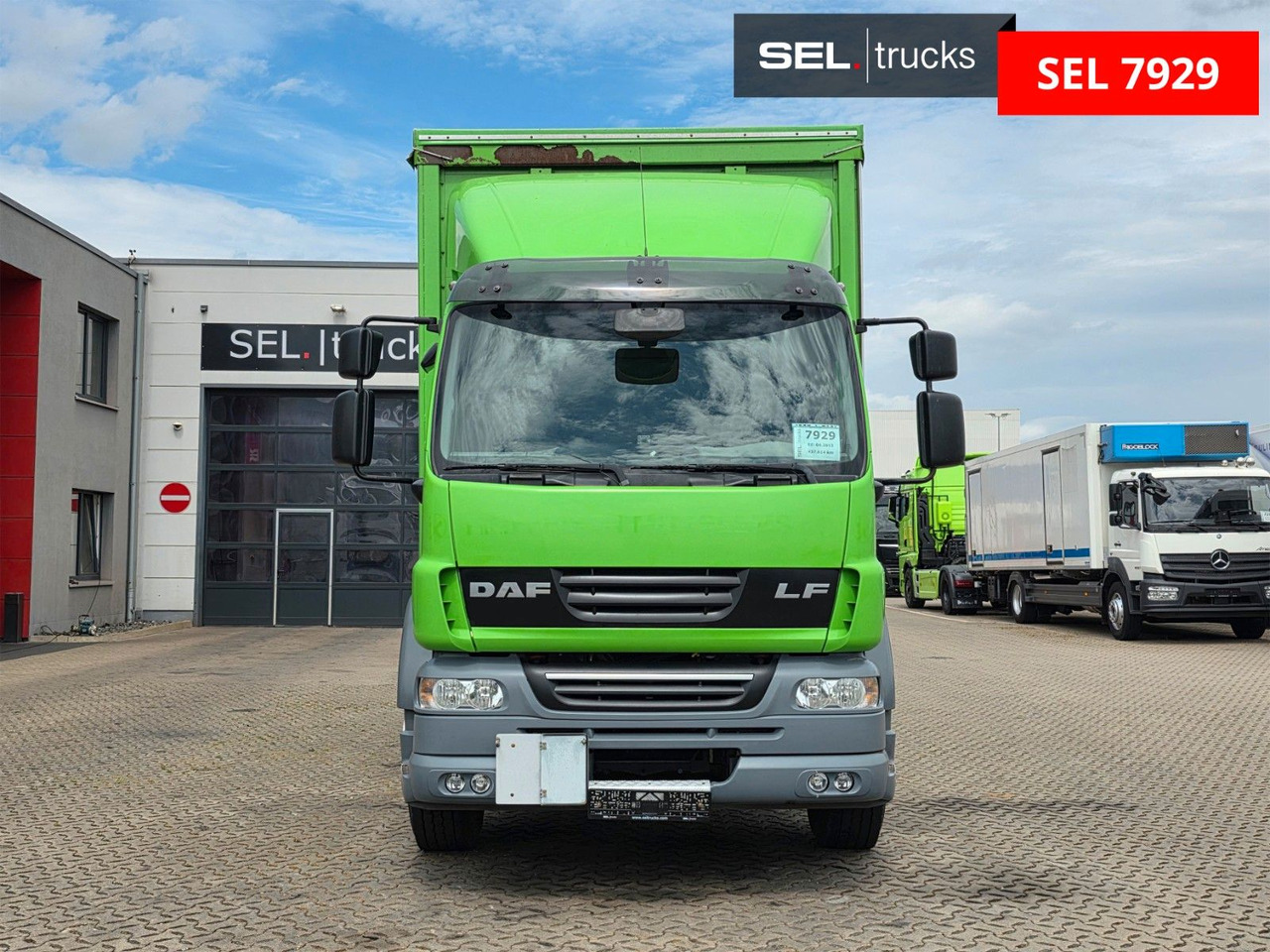 DAF FA LF 55.300 / Ladebordwand + Kofferseite - Xe tải thùng mui bạt: hình 2 DAF FA LF 55.300 / Ladebordwand + Kofferseite - Xe tải thùng mui bạt: hình 2
