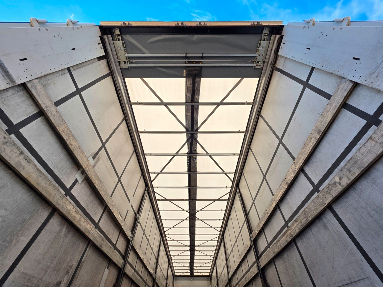 Sơ mi rơ moóc mui bạt Kögel S24-1 / Palettenkasten / Liftachse: hình 11