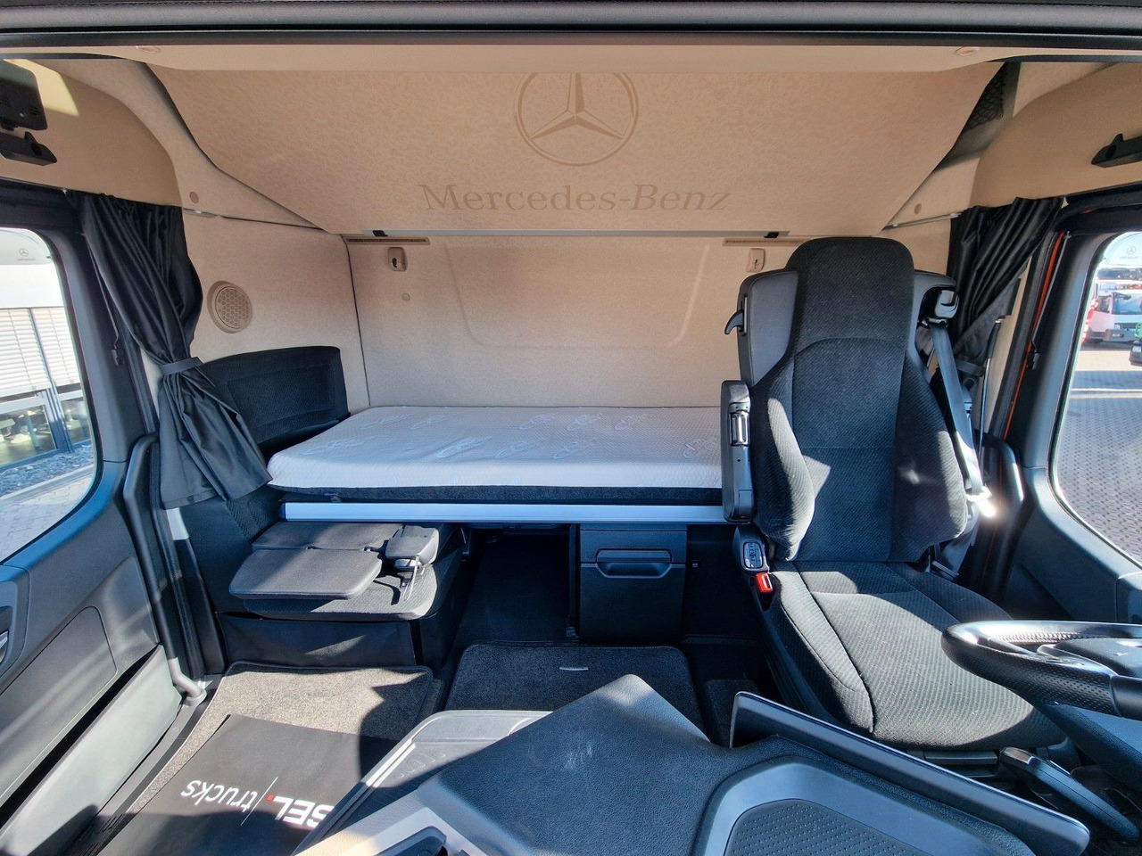 Xe tải thùng mui bạt Mercedes-Benz Actros 2548 / Retarder / Euro 6E / Aluklappen: hình 19