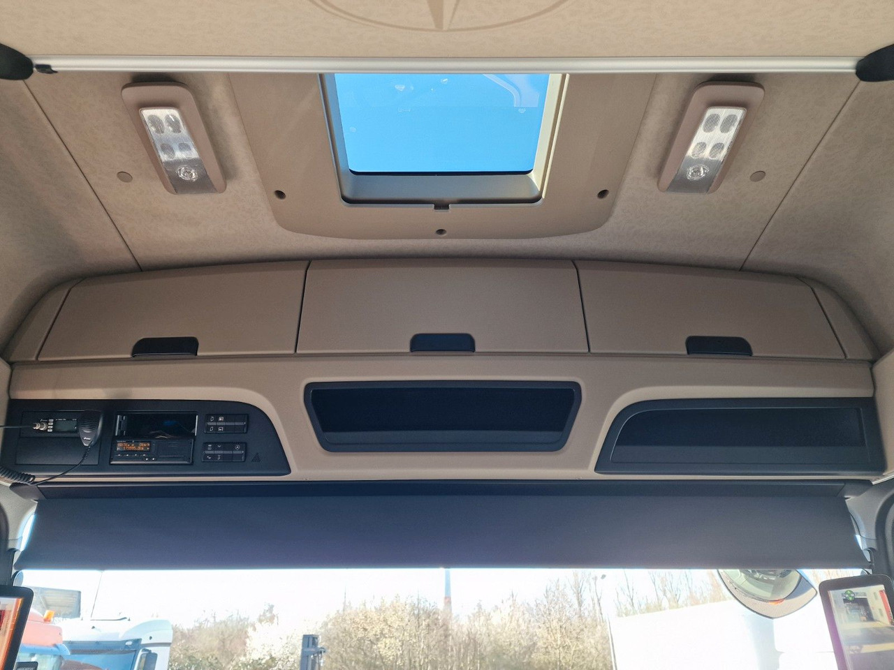 Xe tải thùng mui bạt Mercedes-Benz Actros 2548 / Retarder / Euro 6E / Aluklappen: hình 21