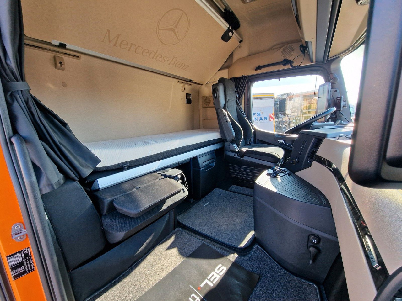 Xe tải thùng mui bạt Mercedes-Benz Actros 2548 / Retarder / Euro 6E / Aluklappen: hình 18