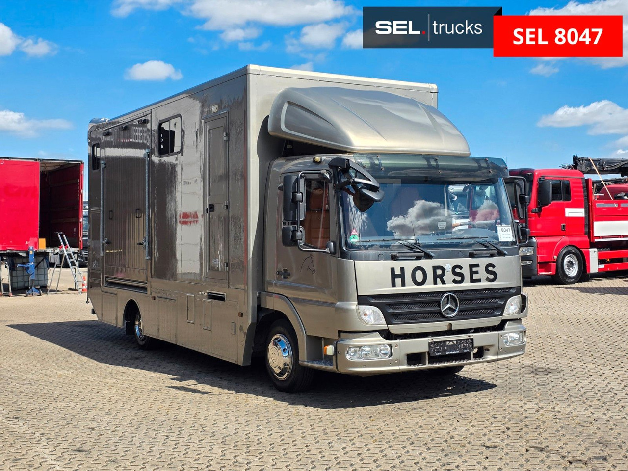 Mercedes-Benz Atego 818L - Xe tải chở gia súc: hình 3 Mercedes-Benz Atego 818L - Xe tải chở gia súc: hình 3