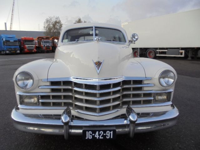 Cadillac Fleetwood sedan - Sedan: hình 2 Cadillac Fleetwood sedan - Sedan: hình 2