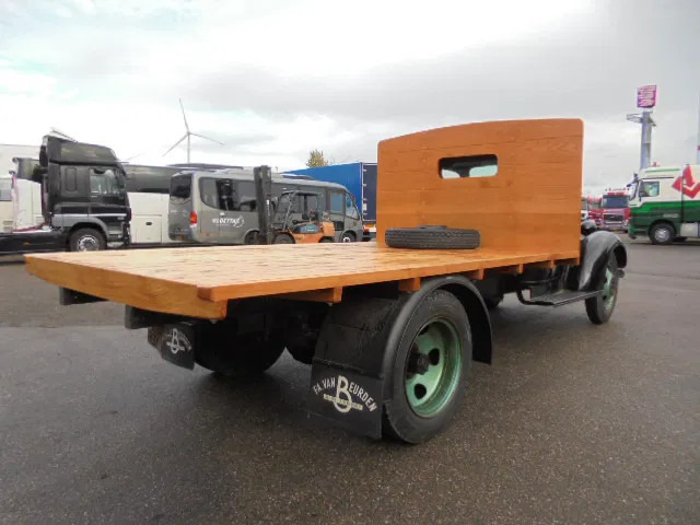 Chevrolet 1 1/2 TON FLATBED - Xe tải thùng lửng/ Phẳng: hình 4 Chevrolet 1 1/2 TON FLATBED - Xe tải thùng lửng/ Phẳng: hình 4