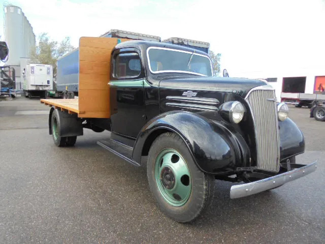 Chevrolet 1 1/2 TON FLATBED - Xe tải thùng lửng/ Phẳng: hình 3 Chevrolet 1 1/2 TON FLATBED - Xe tải thùng lửng/ Phẳng: hình 3