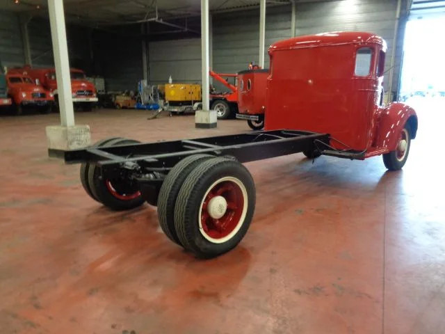 International D 30 4 TONNER - Xe tải khung gầm: hình 4 International D 30 4 TONNER - Xe tải khung gầm: hình 4