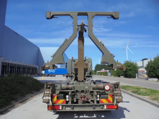 Iveco Eurotrakker 410 E37H - Xe tải nâng móc: hình 5 Iveco Eurotrakker 410 E37H - Xe tải nâng móc: hình 5