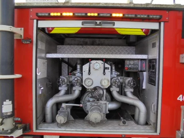 Mercedes-Benz 1124 F - Xe tải cứu hỏa: hình 5 Mercedes-Benz 1124 F - Xe tải cứu hỏa: hình 5