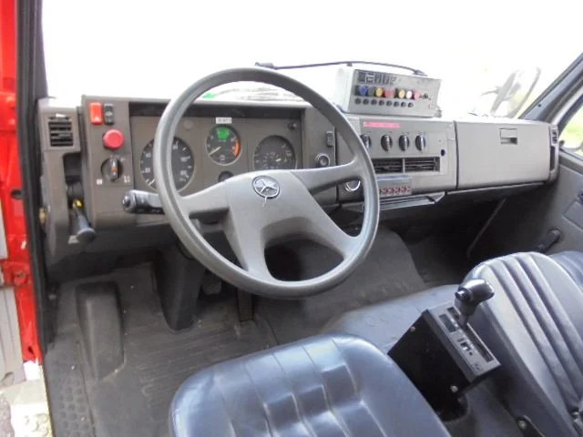 Xe tải cứu hỏa Mercedes-Benz 1124 F: hình 8