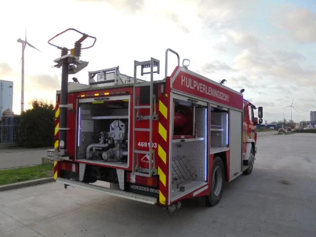 Mercedes-Benz 1124 F - Xe tải cứu hỏa: hình 4 Mercedes-Benz 1124 F - Xe tải cứu hỏa: hình 4