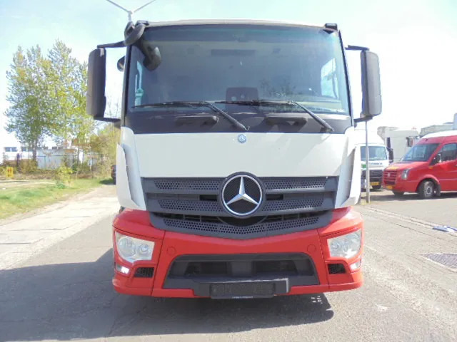 Mercedes-Benz Actros 2340 LL - Xe tải chuyên chở tự động: hình 2 Mercedes-Benz Actros 2340 LL - Xe tải chuyên chở tự động: hình 2