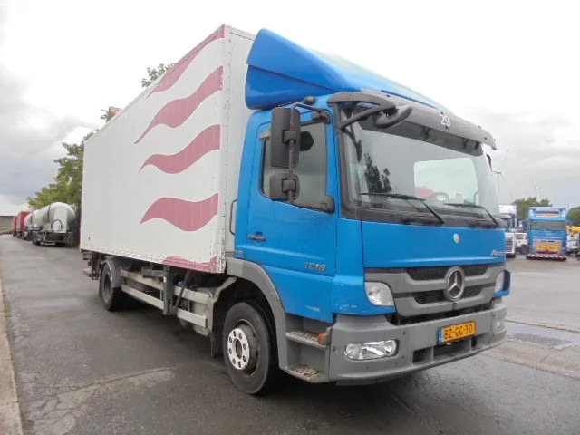 Mercedes-Benz Atego 1218 - Xe tải hộp: hình 3 Mercedes-Benz Atego 1218 - Xe tải hộp: hình 3