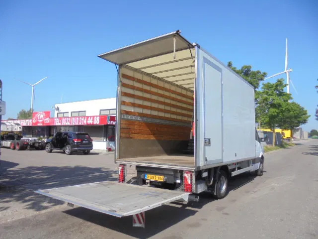Mercedes-Benz Sprinter 316 CDI - Xe tải nhỏ thùng kín: hình 4 Mercedes-Benz Sprinter 316 CDI - Xe tải nhỏ thùng kín: hình 4