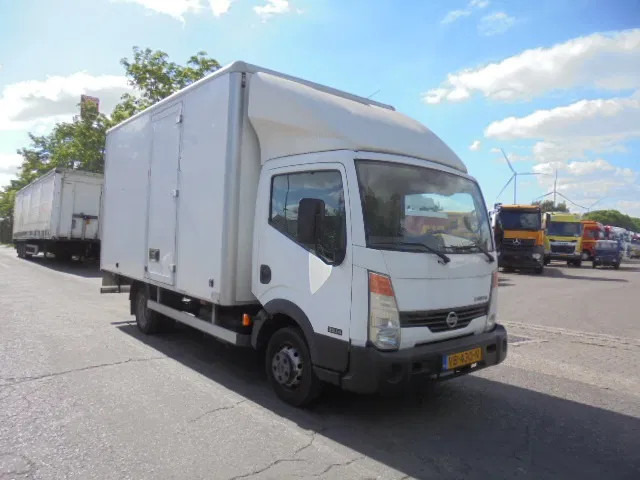 Nissan Cabstar 35.14 - Xe tải nhỏ thùng kín: hình 3 Nissan Cabstar 35.14 - Xe tải nhỏ thùng kín: hình 3