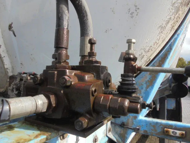 SPITZER BP SK 50 - Sơ mi rơ moóc bồn: hình 3 SPITZER BP SK 50 - Sơ mi rơ moóc bồn: hình 3