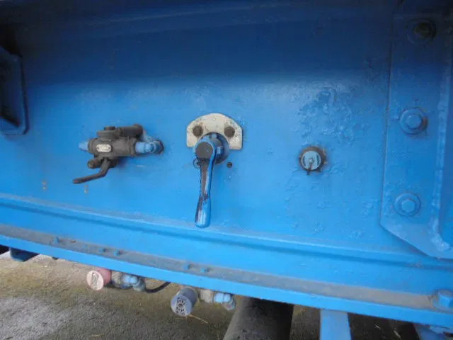 Sơ mi rơ moóc bồn SPITZER EUROVRAC BP SK50: hình 15