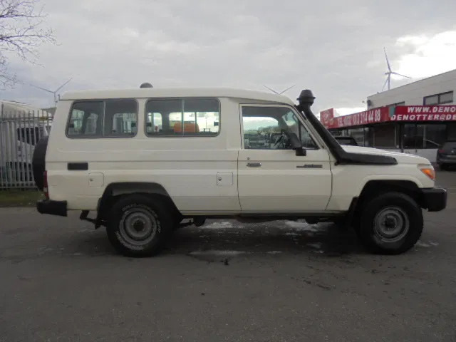 Toyota Land Cruiser HZJ78L 4WD EXPORT OUT EU ONLY - Xe hơi: hình 4 Toyota Land Cruiser HZJ78L 4WD EXPORT OUT EU ONLY - Xe hơi: hình 4