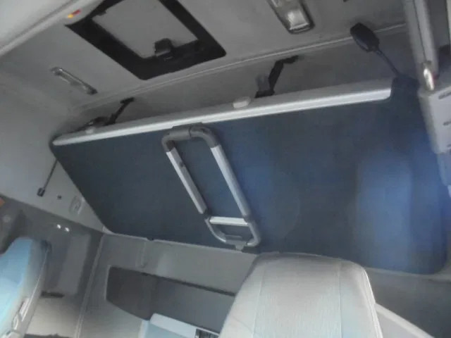 Xe tải thùng mui bạt Volvo FH 420 6X2 NL TRUCK: hình 14 Xe tải thùng mui bạt Volvo FH 420 6X2 NL TRUCK: hình 14