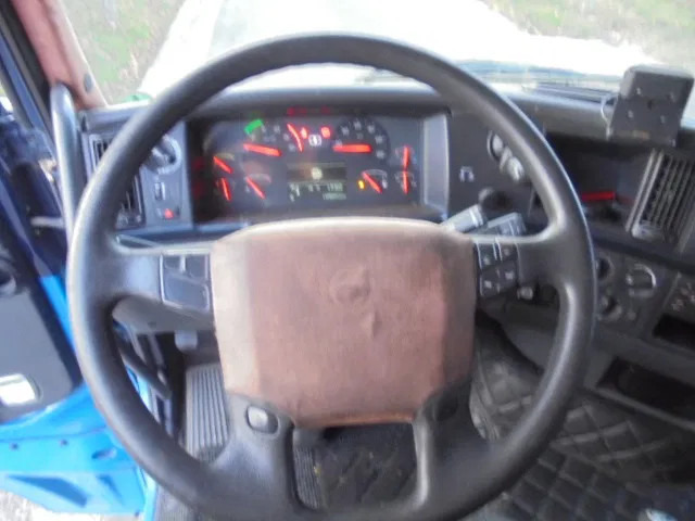 Xe tải thùng mui bạt Volvo FH 420 6X2 NL TRUCK: hình 11 Xe tải thùng mui bạt Volvo FH 420 6X2 NL TRUCK: hình 11